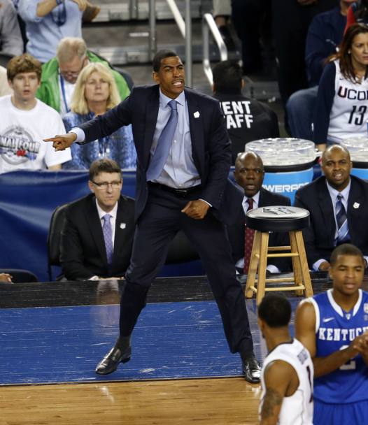  Connecticut Huskies head coach Kevin Ollie (Usa Today)